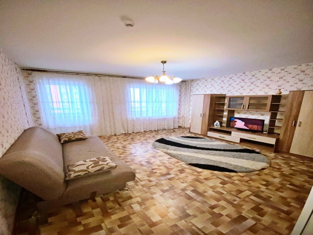 Красноярск: Апартаменты 1-к Республики 33А