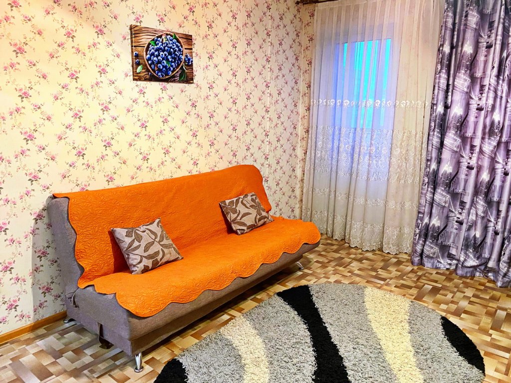 Красноярск: Апартаменты 1-к Республики 33А