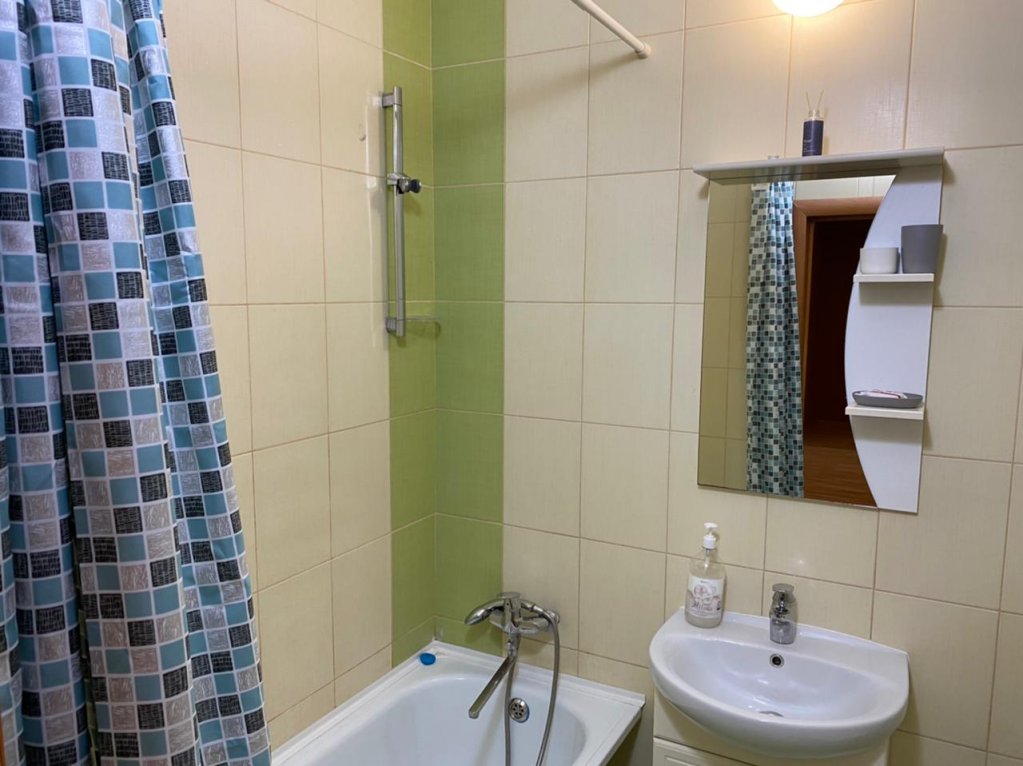 Красноярск: Apartment on Kirova street 43