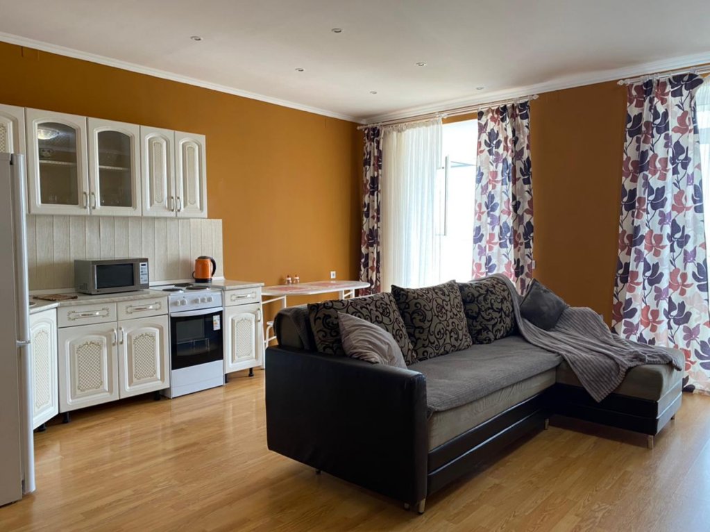 Красноярск: Apartment on Kirova street 43