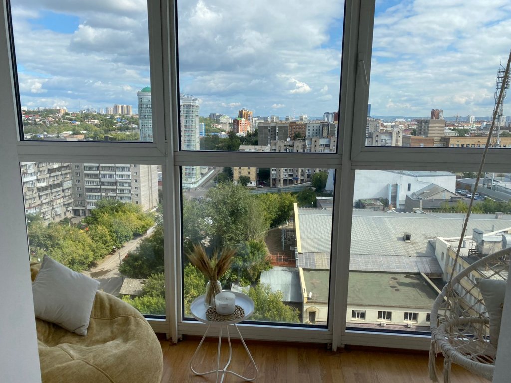 Красноярск: Apartment on Kirova street 43
