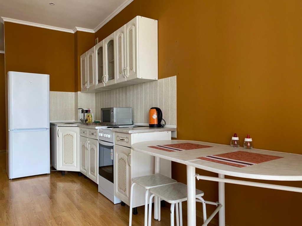 Красноярск: Apartment on Kirova street 43