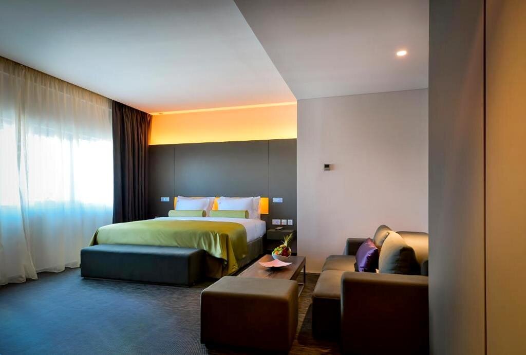 Шарджа: 72 Hotel