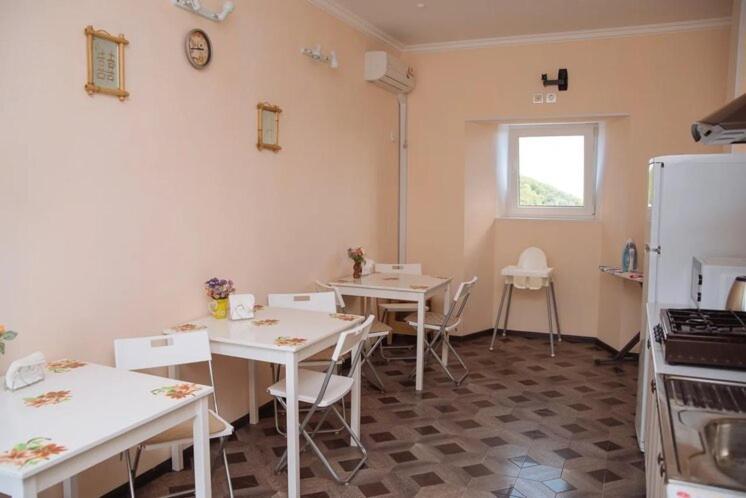 Агой: Guest House on Dorozhnik