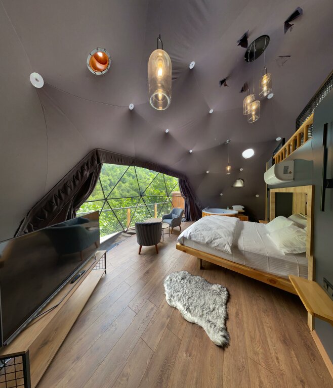 Чамлыхемшин: Glamping Kaledome orman evleri