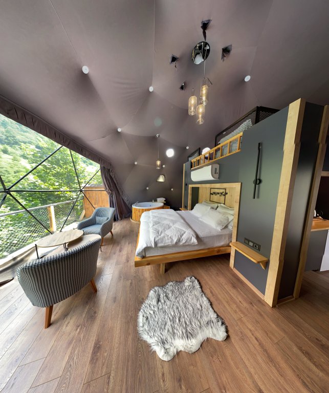 Чамлыхемшин: Glamping Kaledome orman evleri