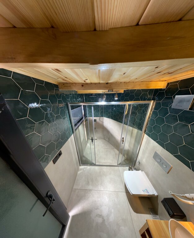 Чамлыхемшин: Glamping Kaledome orman evleri