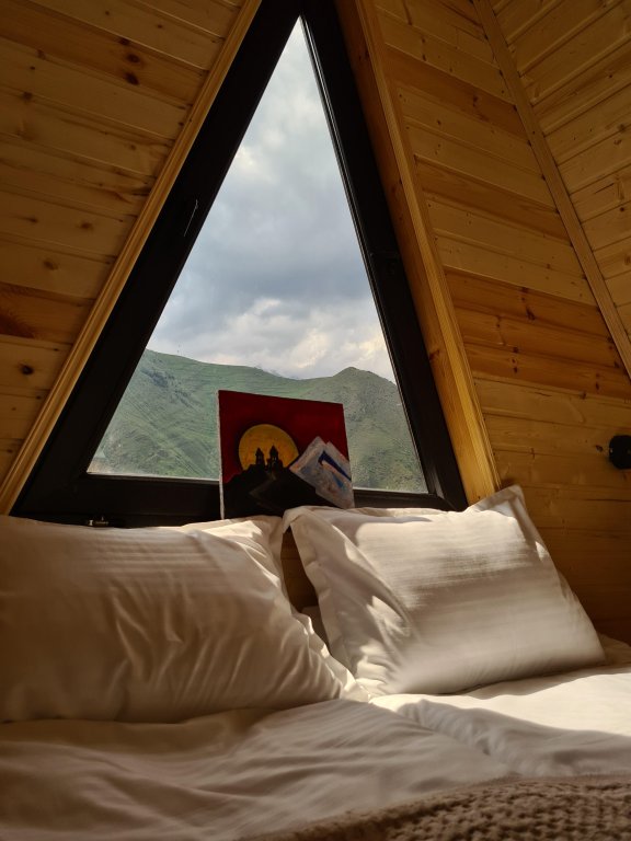 Степанцминда: Отель Chalet District Kazbegi