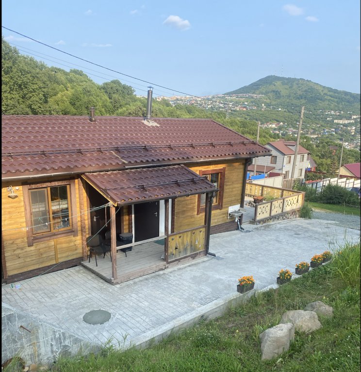 Петропавловск-Камчатский: Частный дом Swiss Chalet in Kamchatka
