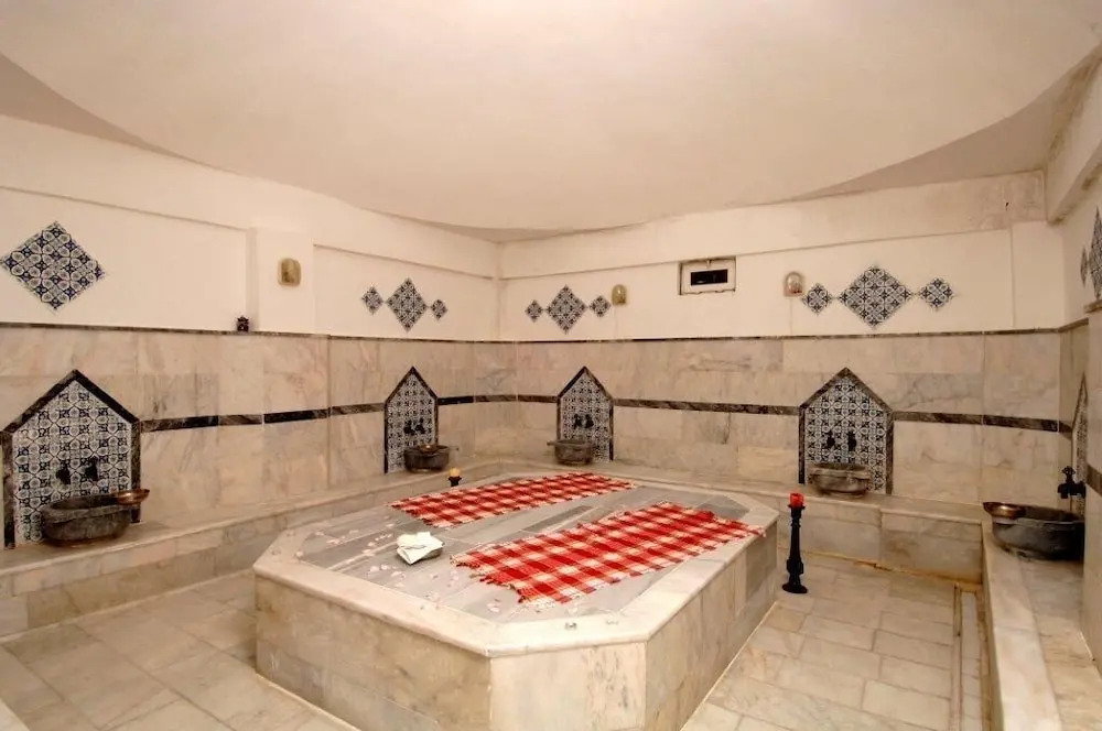 Окурджалар: Grand Paradise Hotel