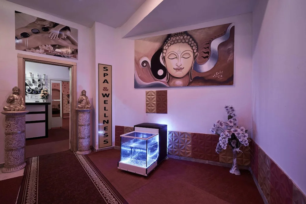 Окурджалар: Grand Paradise Hotel