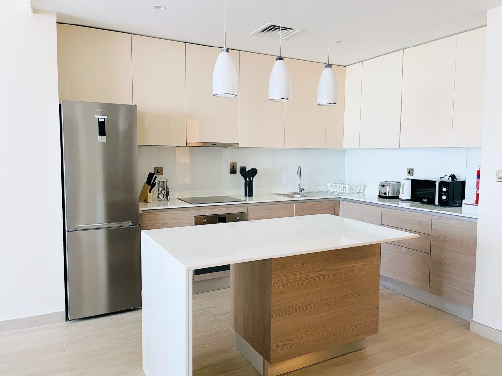 Дубай: Elite LUX Holiday Homes - 1BR Getaway Luxe Pool, Gym, Games Room Arjan, Dubai