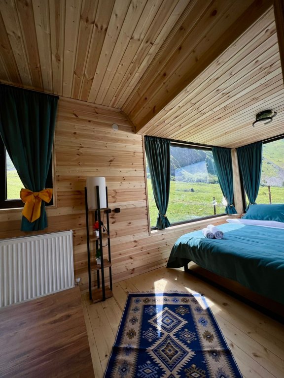 Степанцминда: Шале Kazbegi Inn Cottages
