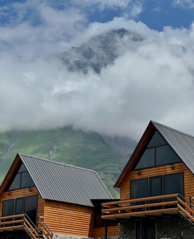 Степанцминда: Шале Kazbegi Inn Cottages