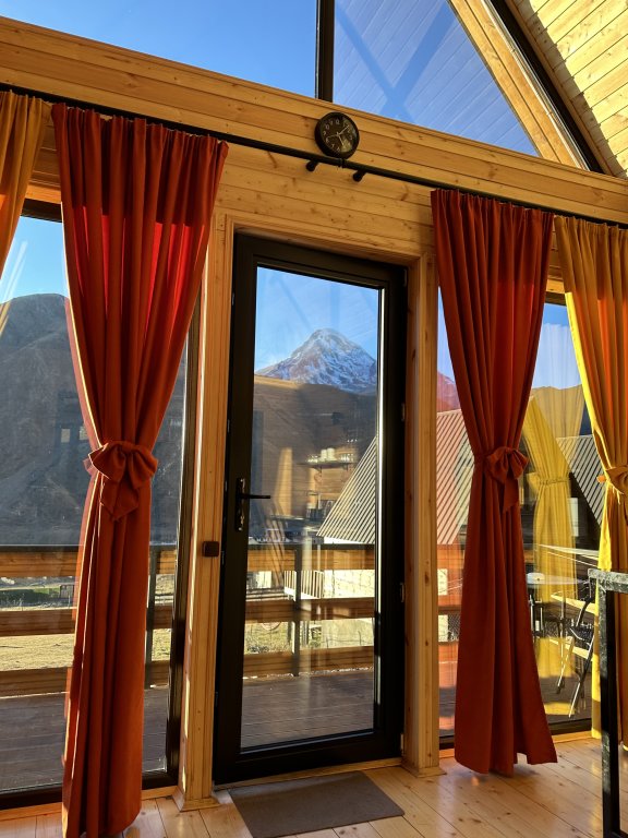 Степанцминда: Шале Kazbegi Inn Cottages
