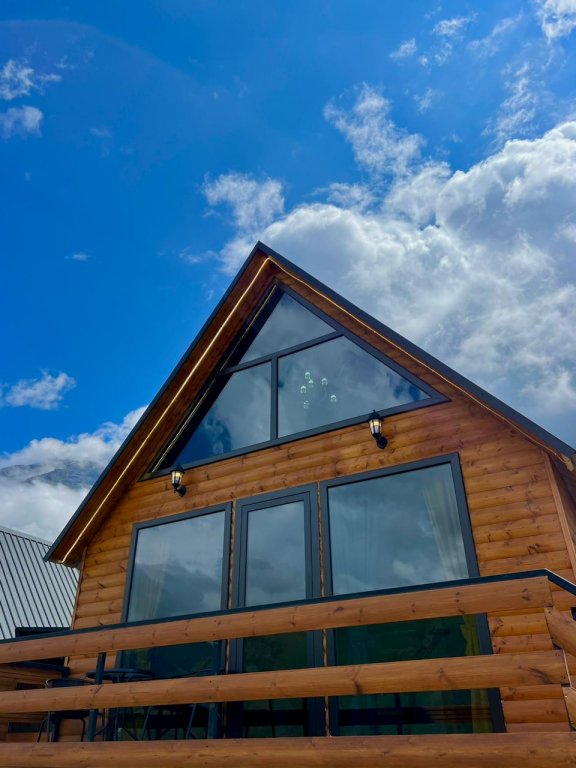 Степанцминда: Шале Kazbegi Inn Cottages