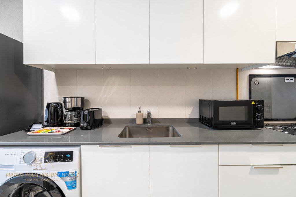 Дубай: Апартаменты Marco Polo - Unobstructed City Views From This Sleek Studio