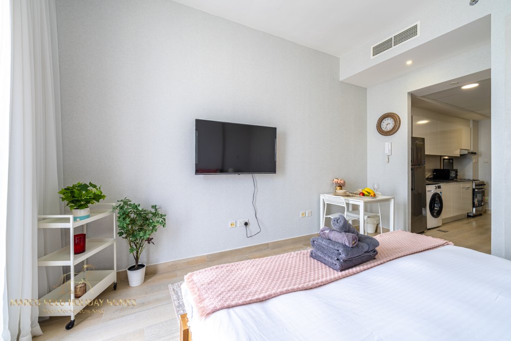 Дубай: Апартаменты Marco Polo - Unobstructed City Views From This Sleek Studio