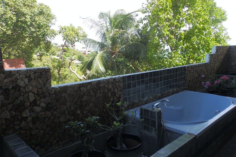 3 Bedroom Sea View Villa Leelavadee — фото 3
