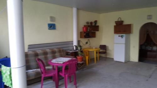 Гагра: Guest house Uyt