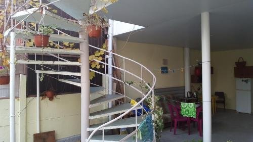 Гагра: Guest house Uyt