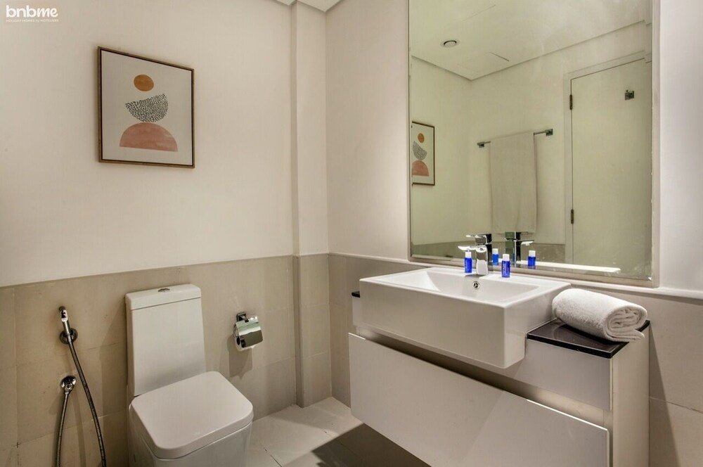 Дубай: Lux 2 BR Apt Expo Dubai South by Bnbme Homes