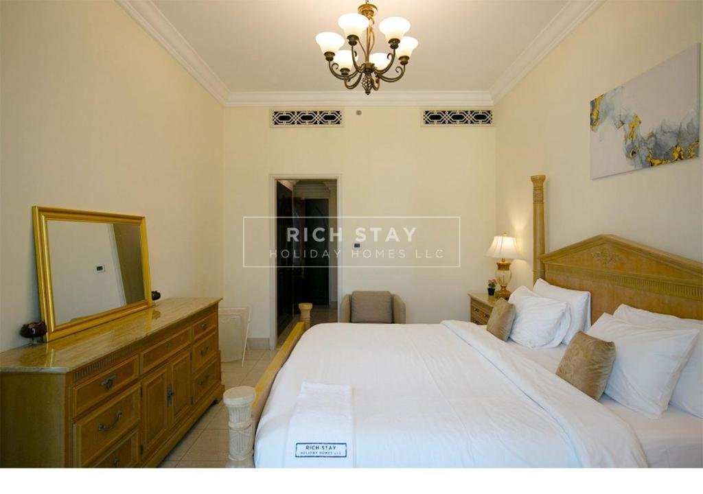 Дубай: Spectacular 2BR in Souk Al Bahar, Downtown with Burj & Dubai Mall view by Rich Stay