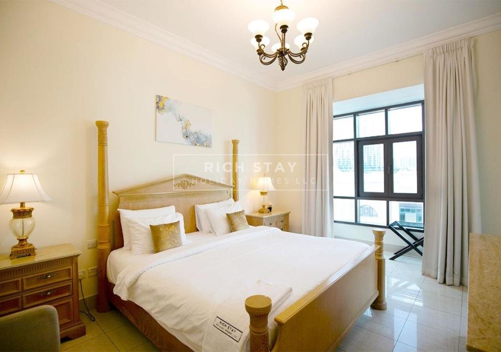 Дубай: Spectacular 2BR in Souk Al Bahar, Downtown with Burj & Dubai Mall view by Rich Stay