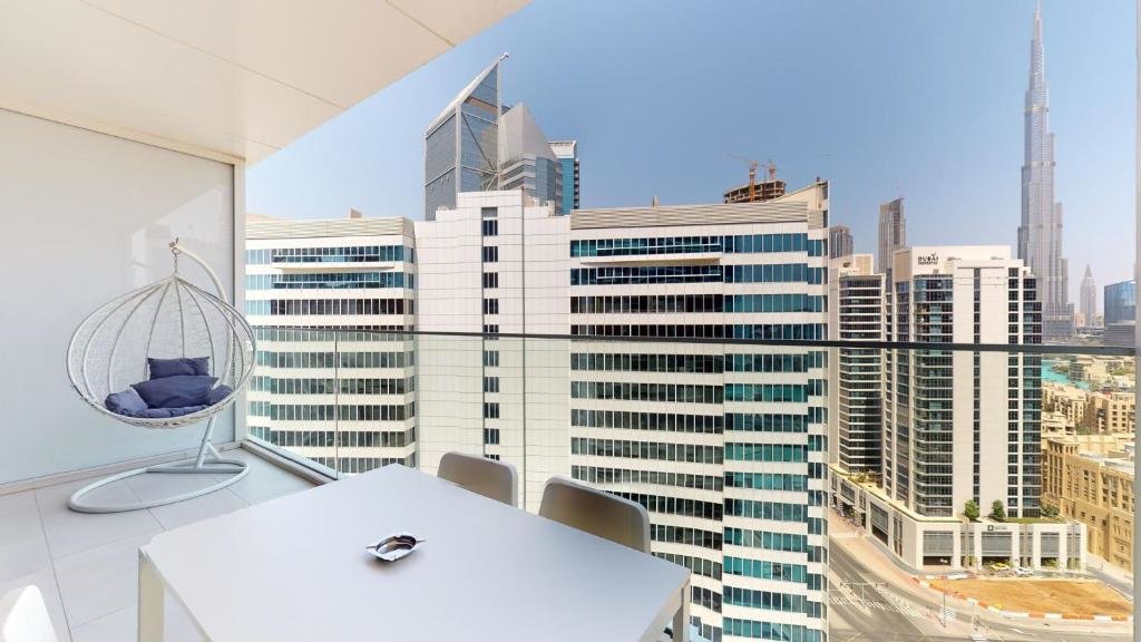 Дубай: Stylish Studio with Burj Khalifa View