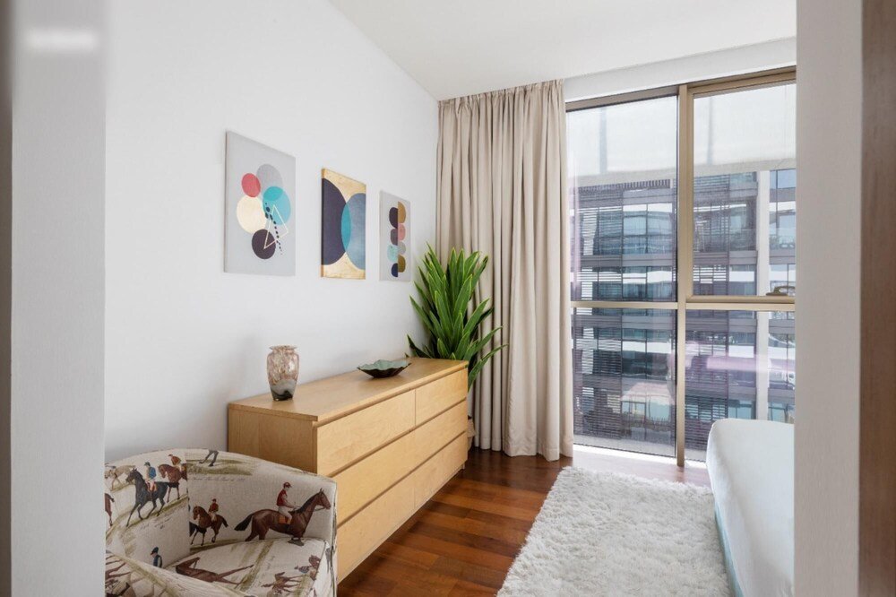 Дубай: 7 Min to Beach 2 BR City Walk