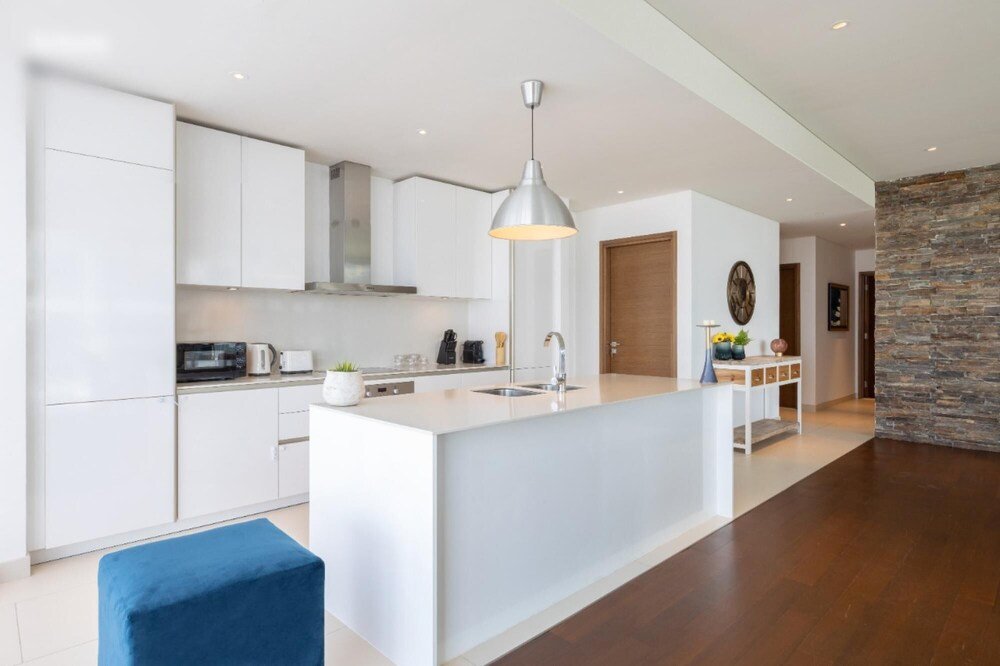 Дубай: 7 Min to Beach 2 BR City Walk