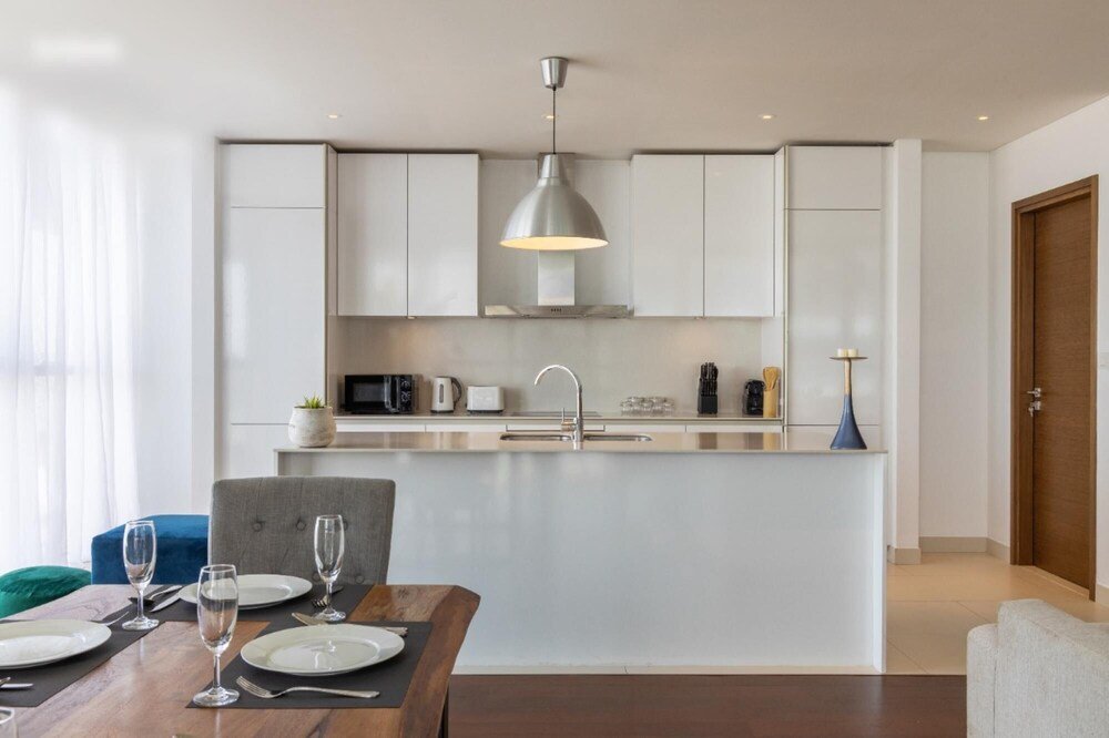 Дубай: 7 Min to Beach 2 BR City Walk