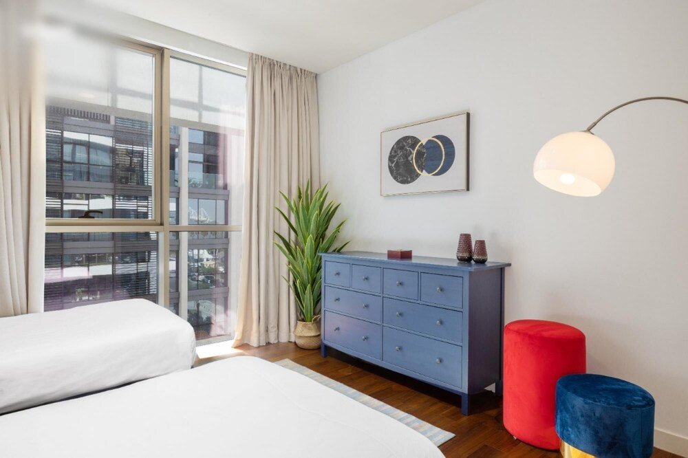 Дубай: 7 Min to Beach 2 BR City Walk