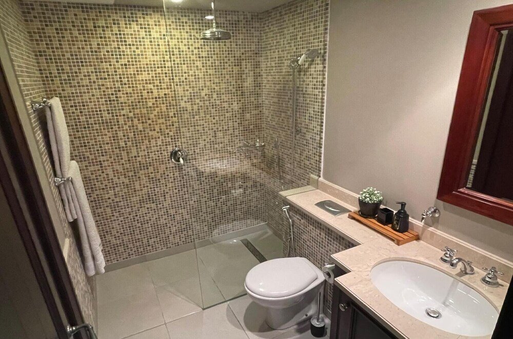 Дубай: Mira Ease by Emaar One Bedroom Apartment Burj Vista
