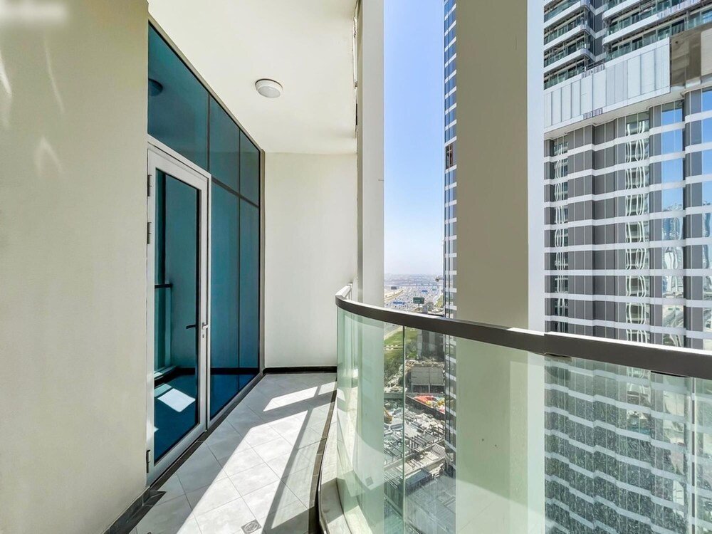 Дубай: Chic 3BR Apt Near Dubai Mall