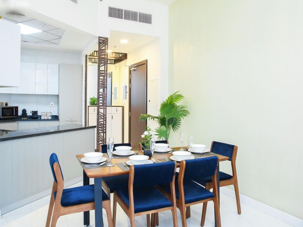 Дубай: Chic 3BR Apt Near Dubai Mall