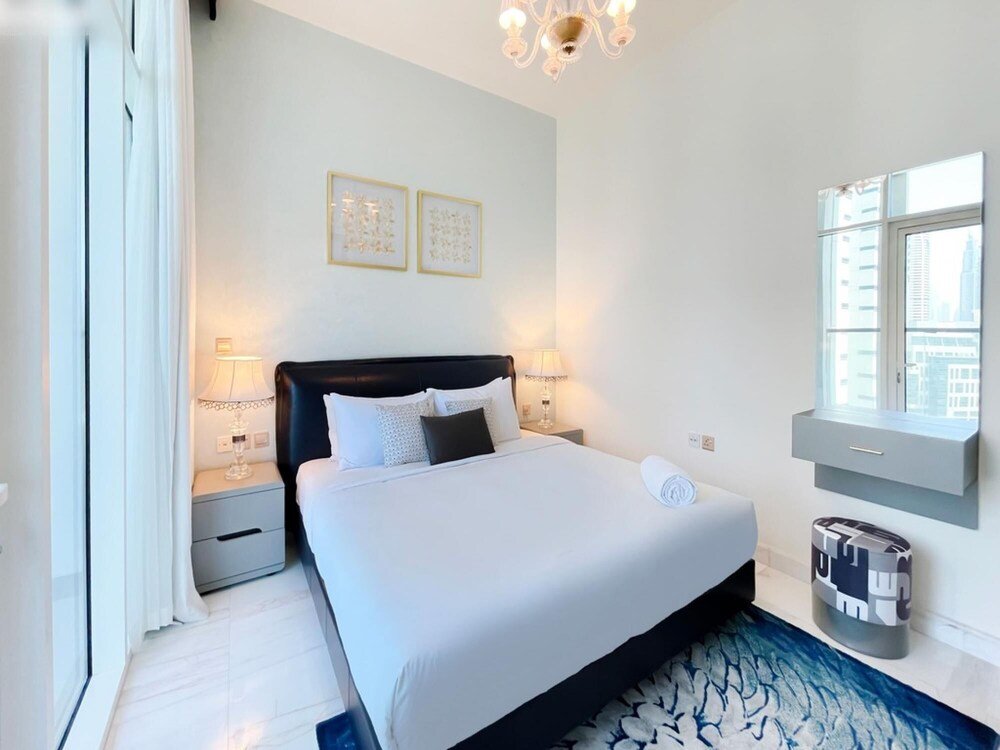 Дубай: Chic 3BR Apt Near Dubai Mall