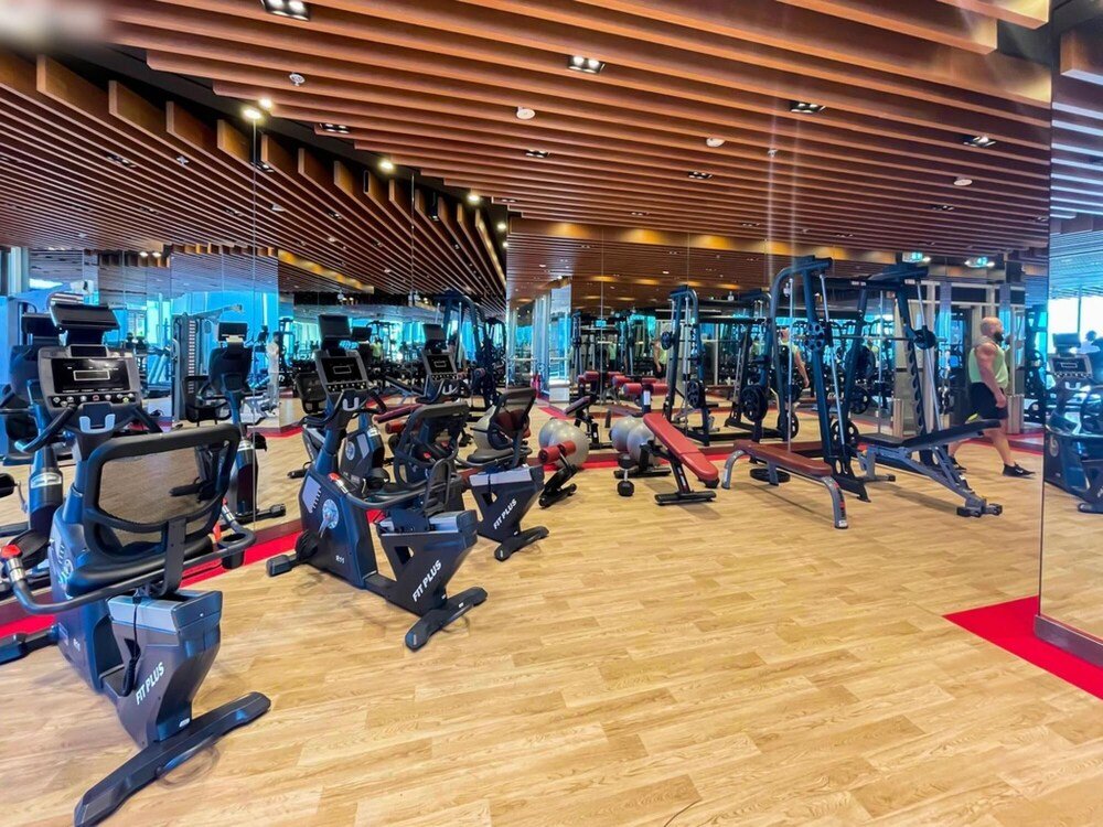 Дубай: Chic 3BR Apt Near Dubai Mall