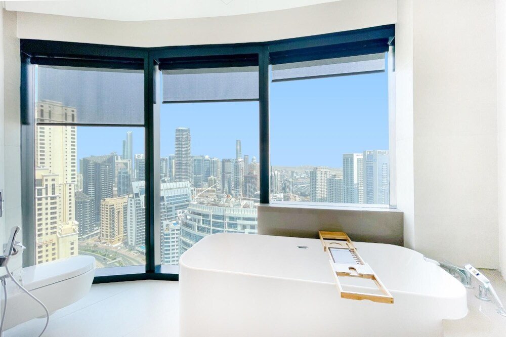 Дубай: 3BR APT w Beach Access Address JBR