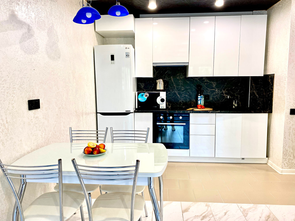 Вардане: 13 Orange Apart Dvukhurovnevye S Basseynom Apartments
