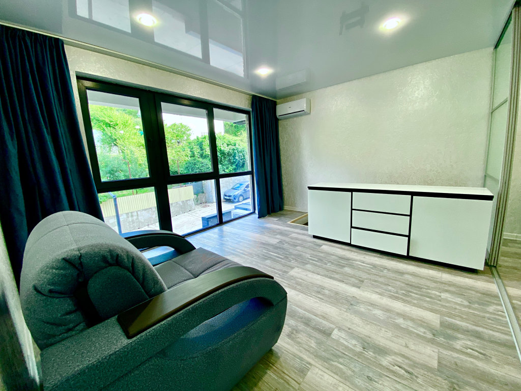 Вардане: 13 Orange Apart Dvukhurovnevye S Basseynom Apartments