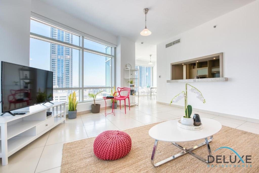 Дубай: One Bedroom Apartment in The Lofts Central, Downtown by Deluxe Holiday Homes