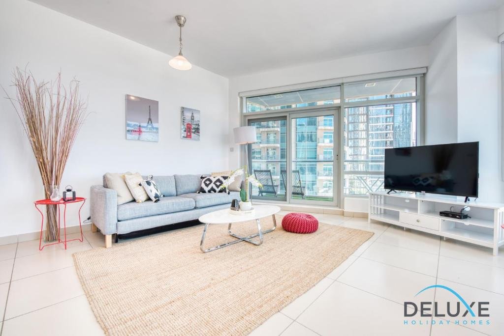 Дубай: One Bedroom Apartment in The Lofts Central, Downtown by Deluxe Holiday Homes