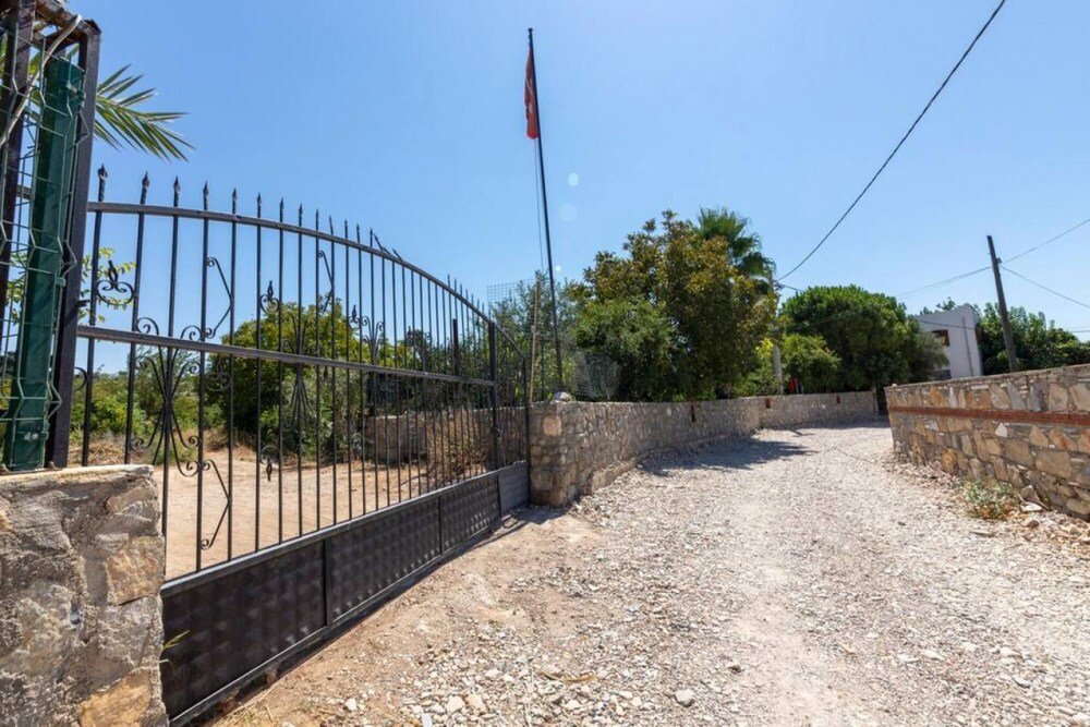 Битез: 2 BR House With Calming Garden in Bodrum