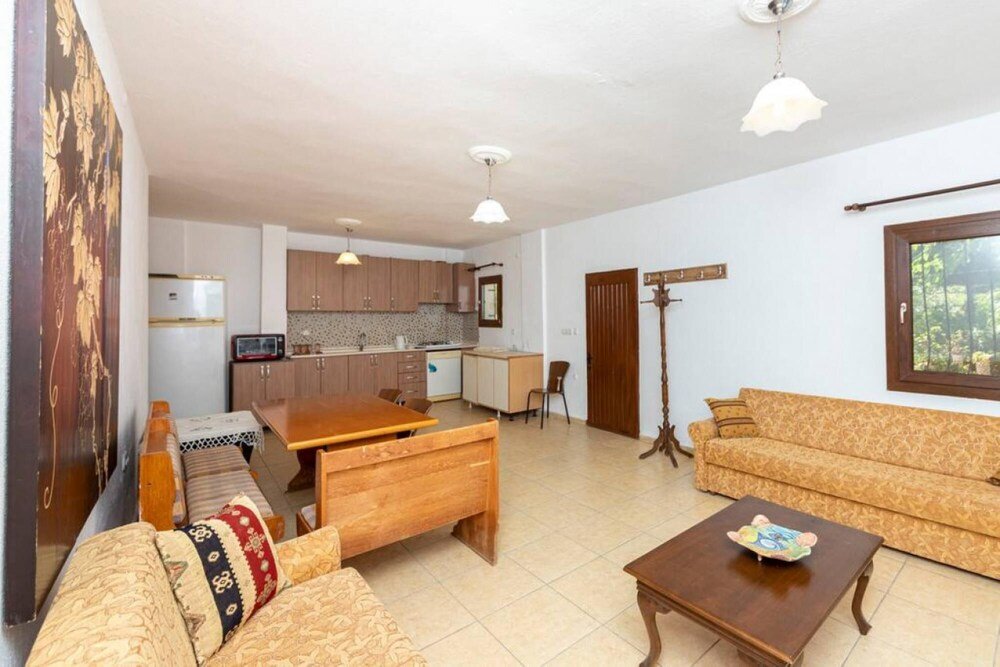 Битез: 2 BR House With Calming Garden in Bodrum