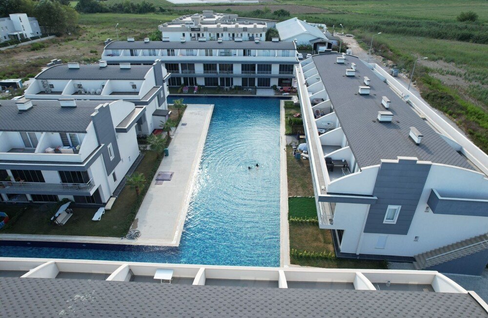 Аксу: Lovely 2-bed Apartment With Pool in Antalya/kundu
