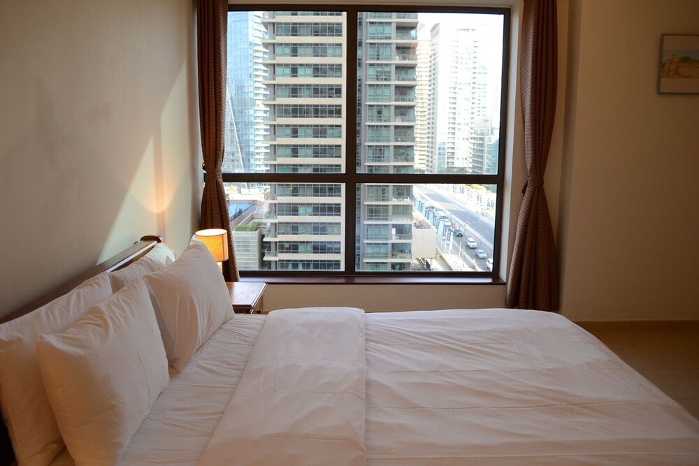 Дубай: LSE - 1 Bedroom apt with marina view