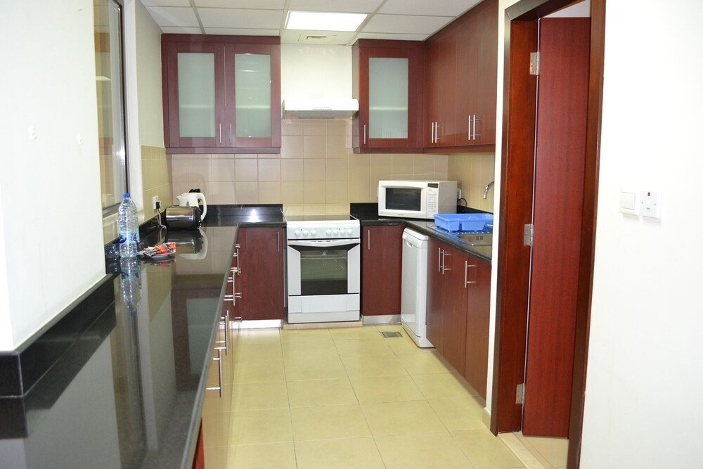 Дубай: LSE - 1 Bedroom apt with marina view