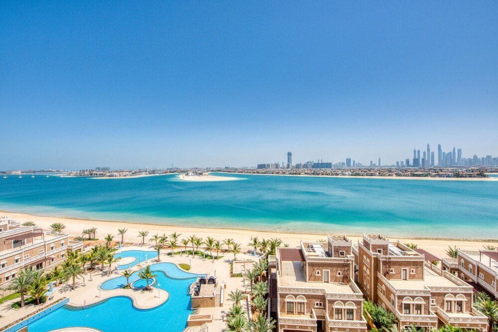 Дубай: Luxury Palm Property w Beach Sea View