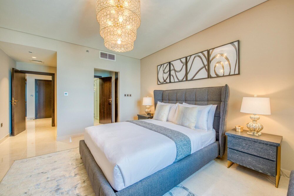 Дубай: Luxury Palm Property w Beach Sea View